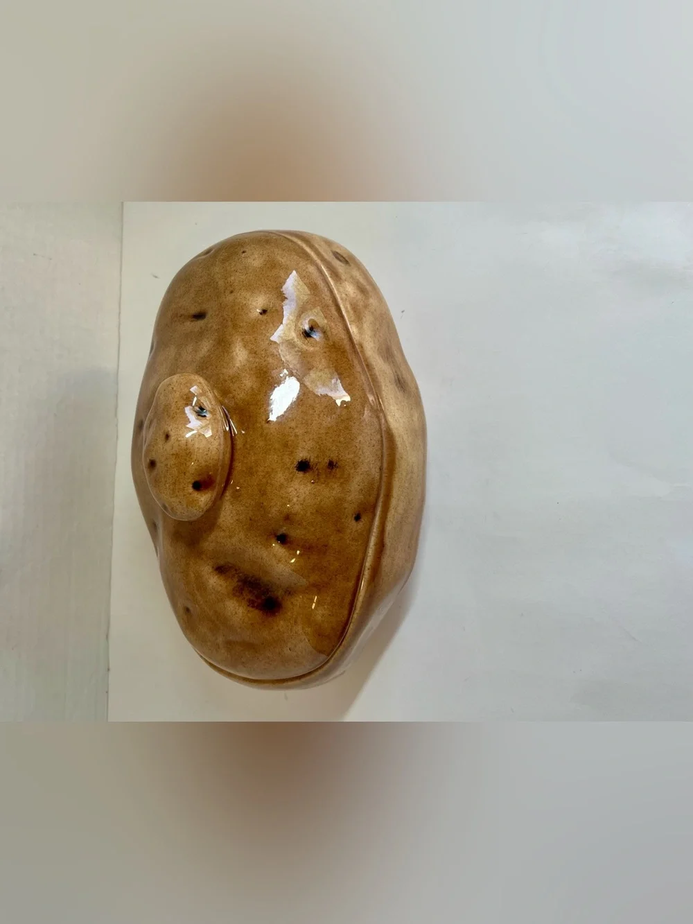VINTAGE HANDCRAFTED CERAMIC POTATO-THEMED JAR W/LID (MINT CONDITION) (L-20